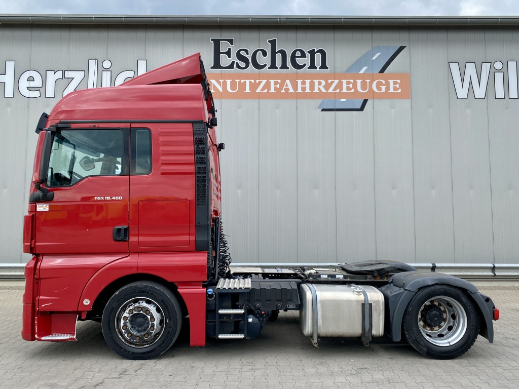 MAN TGX 18.460 4x2 LLS-U - Nyergesvontató: 2 kép. MAN TGX 18.460 4x2 LLS-U - Nyergesvontató: 2 kép.