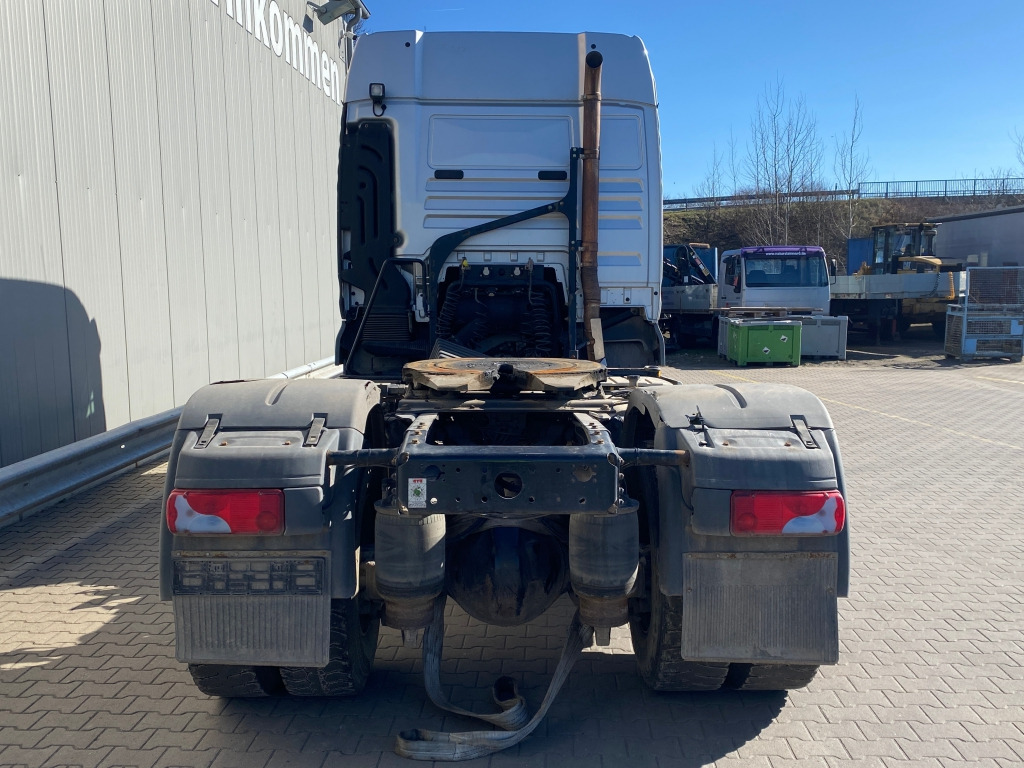 MAN TGX 18.460 4x4 H BLS / Motorschaden - Nyergesvontató: 5 kép. MAN TGX 18.460 4x4 H BLS / Motorschaden - Nyergesvontató: 5 kép.
