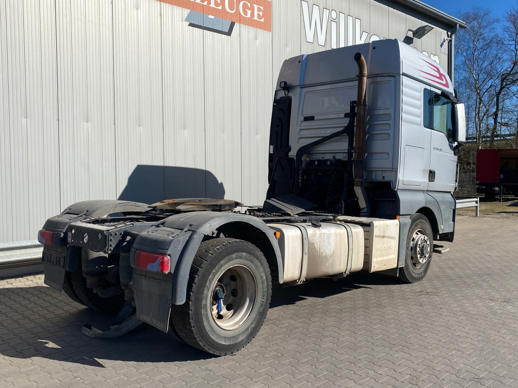 MAN TGX 18.460 4x4 H BLS / Motorschaden - Nyergesvontató: 4 kép. MAN TGX 18.460 4x4 H BLS / Motorschaden - Nyergesvontató: 4 kép.