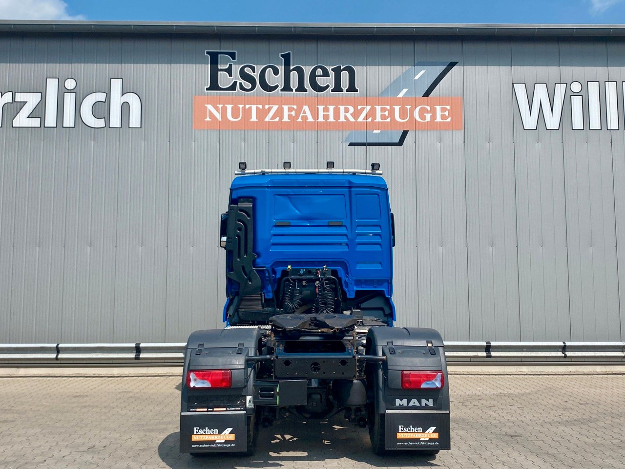 MAN TGX 18.500 4x4 HYDRO| 2x Hydraulik*Retarder*Navi - Nyergesvontató: 4 kép. MAN TGX 18.500 4x4 HYDRO| 2x Hydraulik*Retarder*Navi - Nyergesvontató: 4 kép.