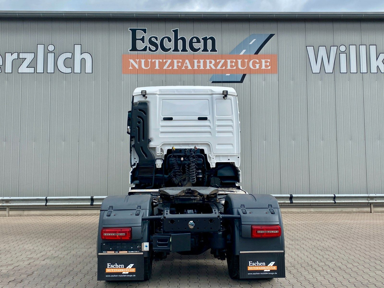 MAN TGX 18.510 4x4 HYDRO | TG3*2x Hydraulik*ACC*Navi - Nyergesvontató: 4 kép. MAN TGX 18.510 4x4 HYDRO | TG3*2x Hydraulik*ACC*Navi - Nyergesvontató: 4 kép.