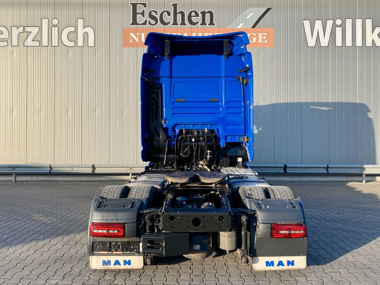 MAN TGX 18.510 |TG3*GM-Kabine*Retarder*ACC*Navi*1.Hd - Nyergesvontató: 4 kép. MAN TGX 18.510 |TG3*GM-Kabine*Retarder*ACC*Navi*1.Hd - Nyergesvontató: 4 kép.