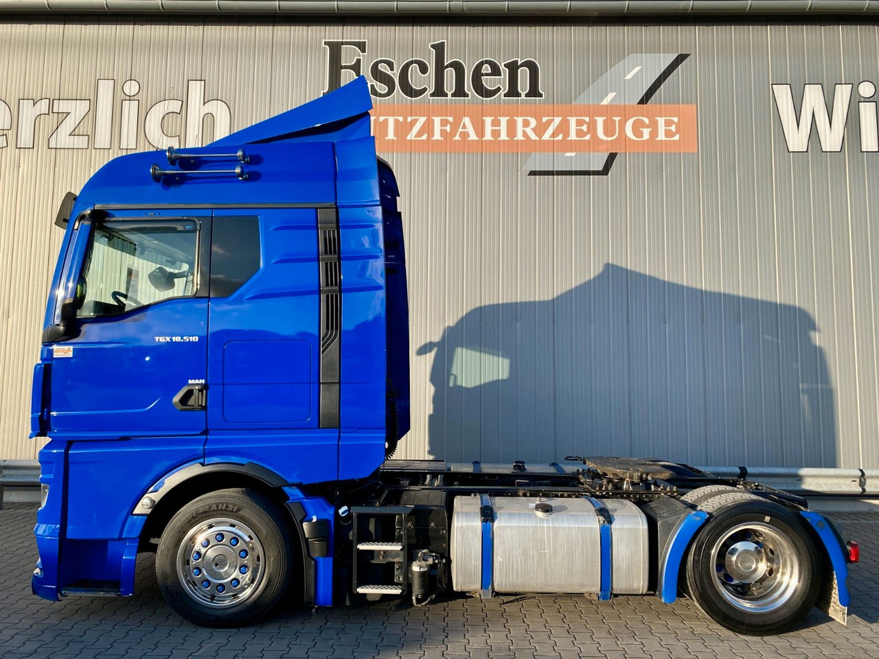 MAN TGX 18.510 |TG3*GM-Kabine*Retarder*ACC*Navi*1.Hd - Nyergesvontató: 2 kép. MAN TGX 18.510 |TG3*GM-Kabine*Retarder*ACC*Navi*1.Hd - Nyergesvontató: 2 kép.