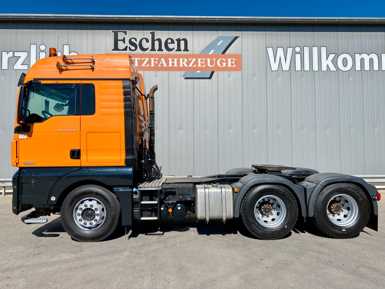 MAN TGX 33.580 6x4 BLS | D38*XLX*Navi*Retarder*ACC - Nyergesvontató: 2 kép. MAN TGX 33.580 6x4 BLS | D38*XLX*Navi*Retarder*ACC - Nyergesvontató: 2 kép.