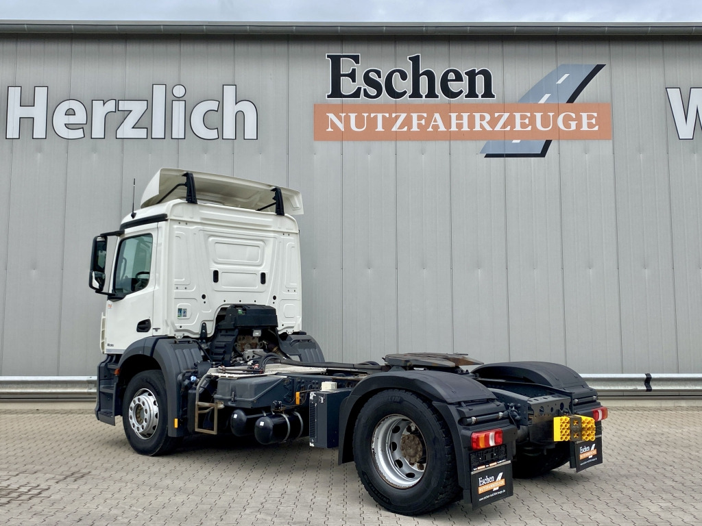 Mercedes-Benz 1836 LS 4x2 Antos - Nyergesvontató: 3 kép. Mercedes-Benz 1836 LS 4x2 Antos - Nyergesvontató: 3 kép.