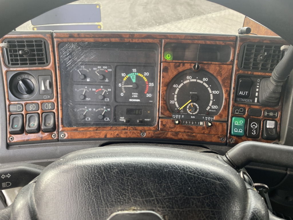 Scania 114 G 340 / 6x2 BL - Ponyvás teherautó: 5 kép. Scania 114 G 340 / 6x2 BL - Ponyvás teherautó: 5 kép.