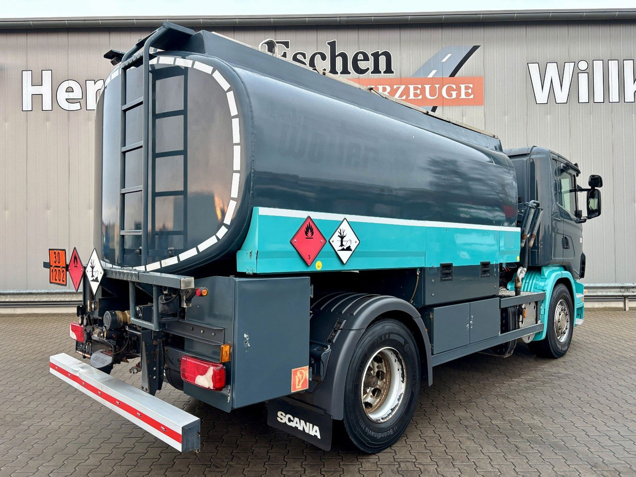 Scania G420 Esterer A3 | 2x Kammern*Oben/Unten*Retarder - Tartályos teherautó: 5 kép. Scania G420 Esterer A3 | 2x Kammern*Oben/Unten*Retarder - Tartályos teherautó: 5 kép.
