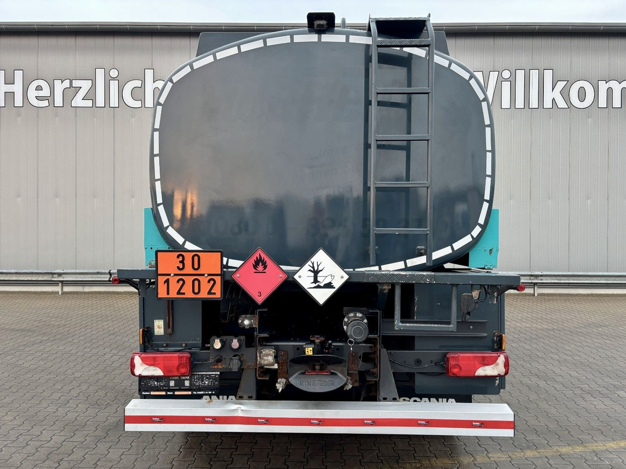 Scania G420 Esterer A3 | 2x Kammern*Oben/Unten*Retarder - Tartályos teherautó: 4 kép. Scania G420 Esterer A3 | 2x Kammern*Oben/Unten*Retarder - Tartályos teherautó: 4 kép.
