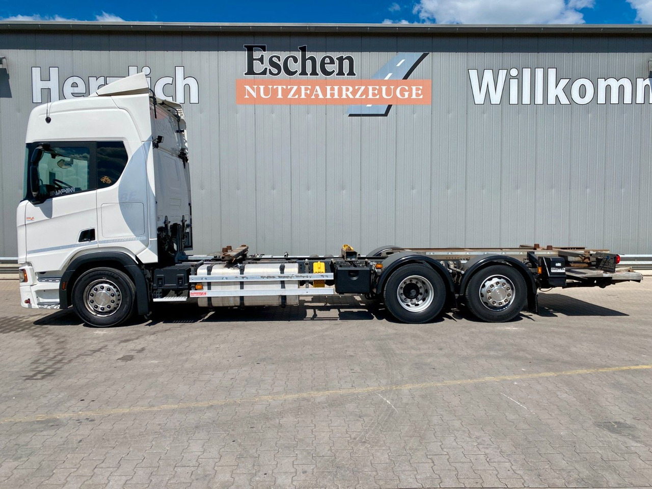 Scania R 450 B 6x2*4 | LBW 1,50to.*AHK*Retarder*Navi*AC - Cserefelépítményes teherautó: 2 kép. Scania R 450 B 6x2*4 | LBW 1,50to.*AHK*Retarder*Navi*AC - Cserefelépítményes teherautó: 2 kép.