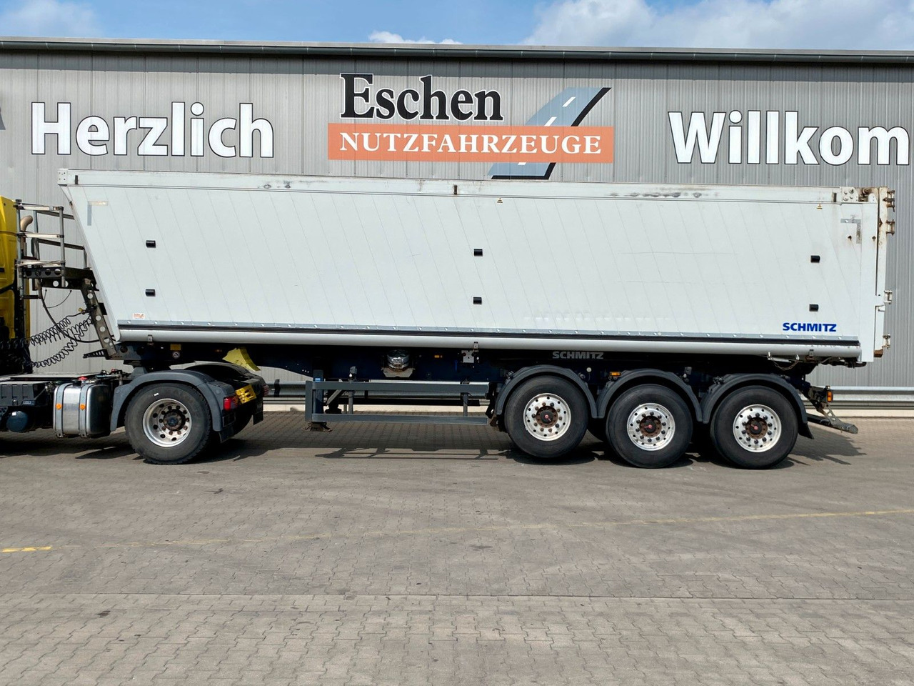 Schmitz Cargobull SGF S3| ALU 44m³*Getreideschieber*Lift*Rollplane - Félpótkocsi billenőplatós: 2 kép. Schmitz Cargobull SGF S3| ALU 44m³*Getreideschieber*Lift*Rollplane - Félpótkocsi billenőplatós: 2 kép.