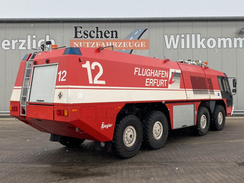 MAN 38.000 VFAEG 8x8 Flugfeldlöschfahrzeug | Ziegler - Teherautó: 4 kép. MAN 38.000 VFAEG 8x8 Flugfeldlöschfahrzeug | Ziegler - Teherautó: 4 kép.