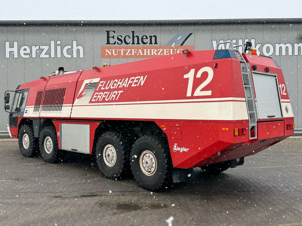 MAN 38.000 VFAEG 8x8 Flugfeldlöschfahrzeug | Ziegler - Teherautó: 3 kép. MAN 38.000 VFAEG 8x8 Flugfeldlöschfahrzeug | Ziegler - Teherautó: 3 kép.