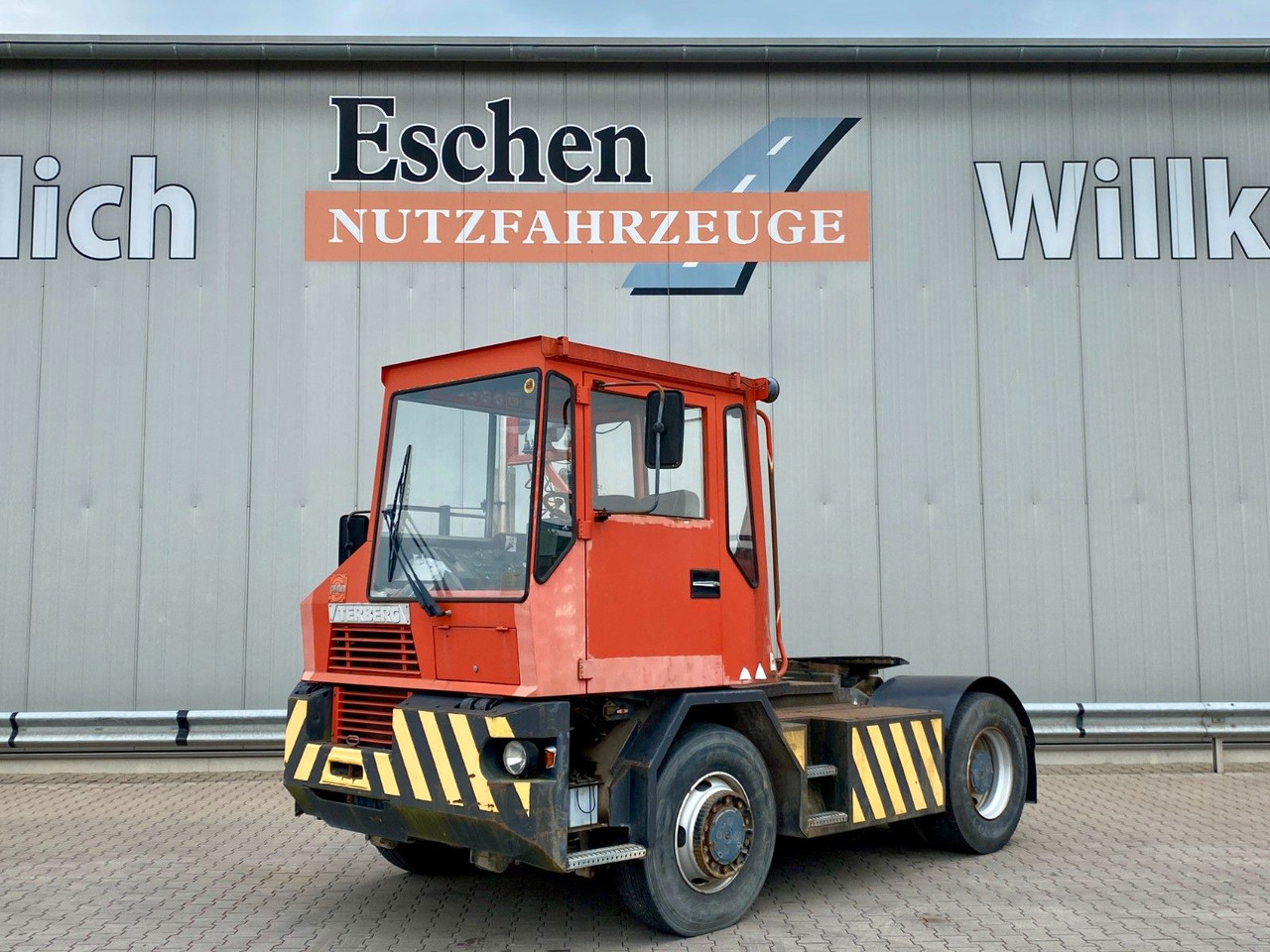 Terberg RT20 4x4 Rangierfahrzeug | Automatik - Teherautó: 1 kép. Terberg RT20 4x4 Rangierfahrzeug | Automatik - Teherautó: 1 kép.