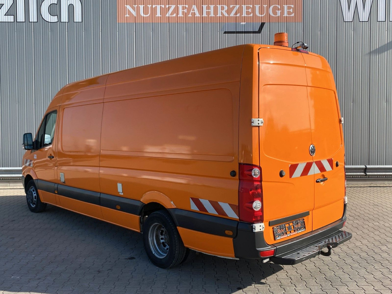 Volkswagen Crafter Kamerawagen |PC-Setup*Standklima*RFK*AHK - Kisbusz: 3 kép. Volkswagen Crafter Kamerawagen |PC-Setup*Standklima*RFK*AHK - Kisbusz: 3 kép.
