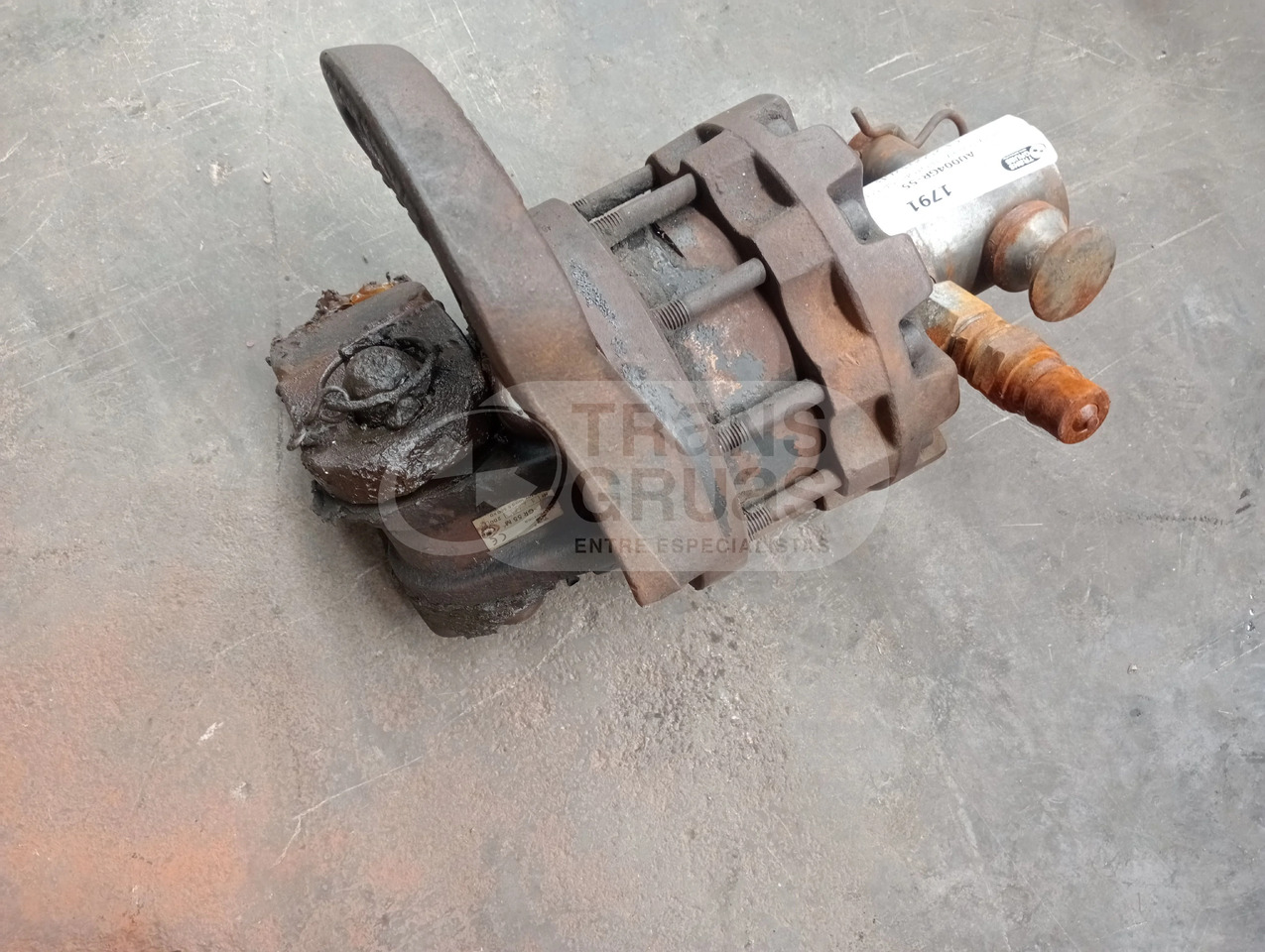 Rotator Baltrotors ocasión 5.500 Kg - Adapterek: 1 kép. Rotator Baltrotors ocasión 5.500 Kg - Adapterek: 1 kép.