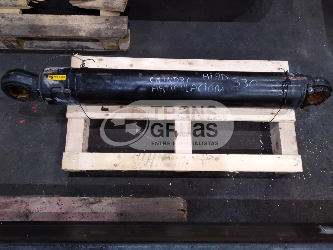 Brazo secundario grúa Hiab 330-5 - Rakodódaru: 4 kép. Brazo secundario grúa Hiab 330-5 - Rakodódaru: 4 kép.