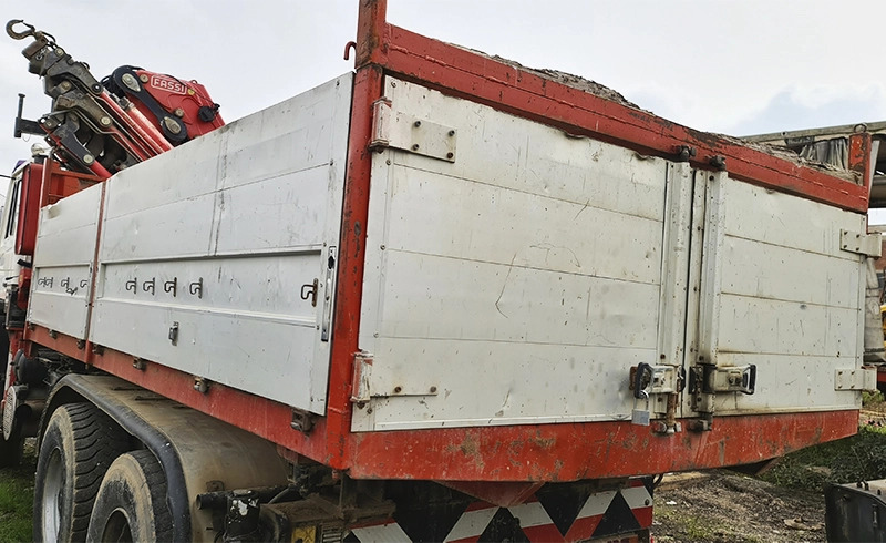 Caja quita y pon 4.000 x 2.500 mm. - Platós felépítmény: 3 kép. Caja quita y pon 4.000 x 2.500 mm. - Platós felépítmény: 3 kép.