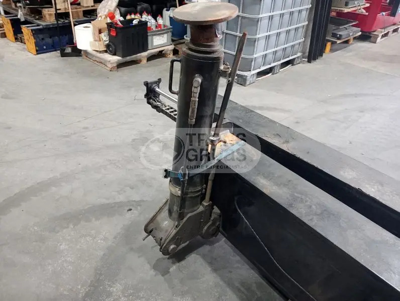 Cañas estabilizador grúa HMF 9520K - Rakodódaru: 3 kép. Cañas estabilizador grúa HMF 9520K - Rakodódaru: 3 kép.