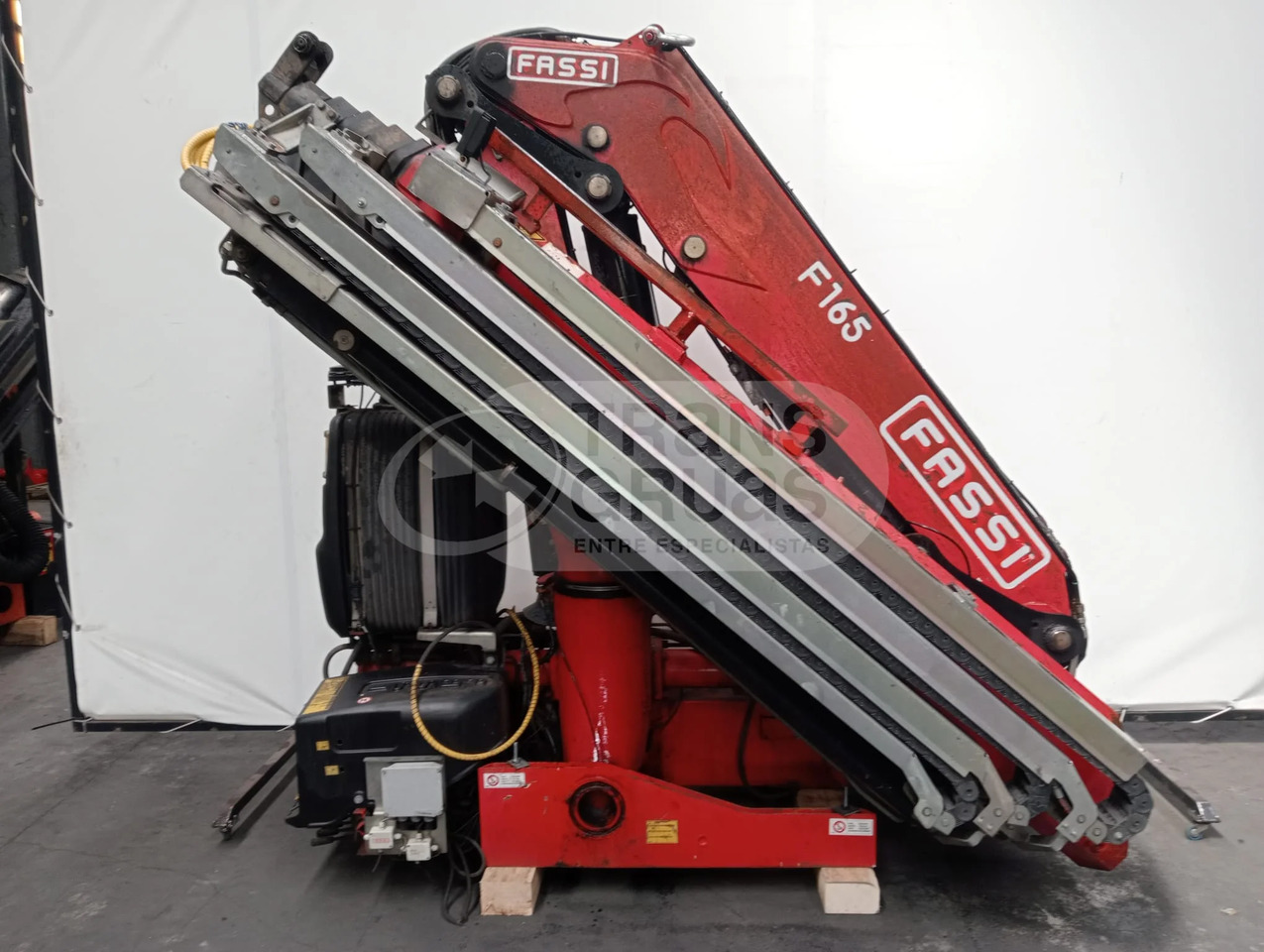 Grúa Fassi F165A.2.26 E-DYNAMIC - Rakodódaru - Teherautó: 2 kép. Grúa Fassi F165A.2.26 E-DYNAMIC - Rakodódaru - Teherautó: 2 kép.