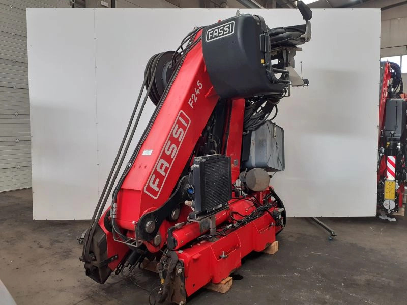 Grúa Fassi F245A.2.26 E-Dynamic - Rakodódaru - Teherautó: 4 kép. Grúa Fassi F245A.2.26 E-Dynamic - Rakodódaru - Teherautó: 4 kép.
