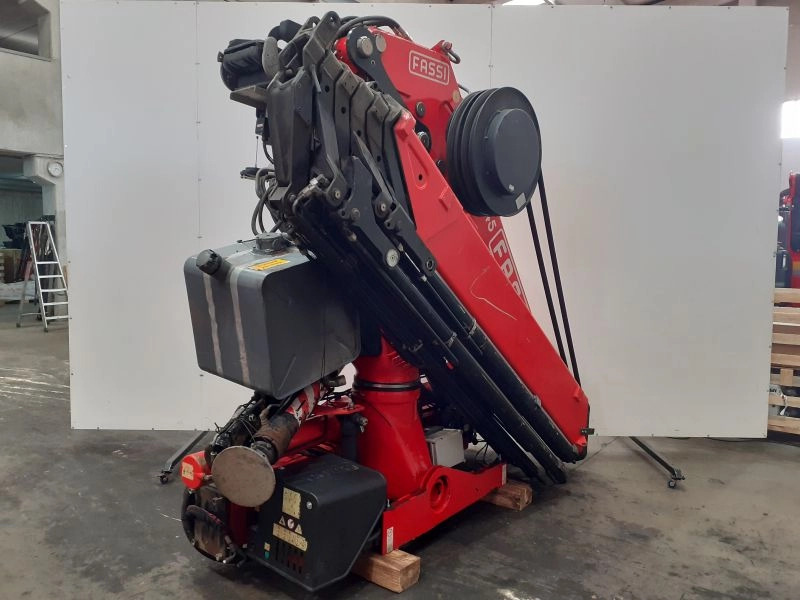 Grúa Fassi F245A.2.26 E-Dynamic - Rakodódaru - Teherautó: 3 kép. Grúa Fassi F245A.2.26 E-Dynamic - Rakodódaru - Teherautó: 3 kép.