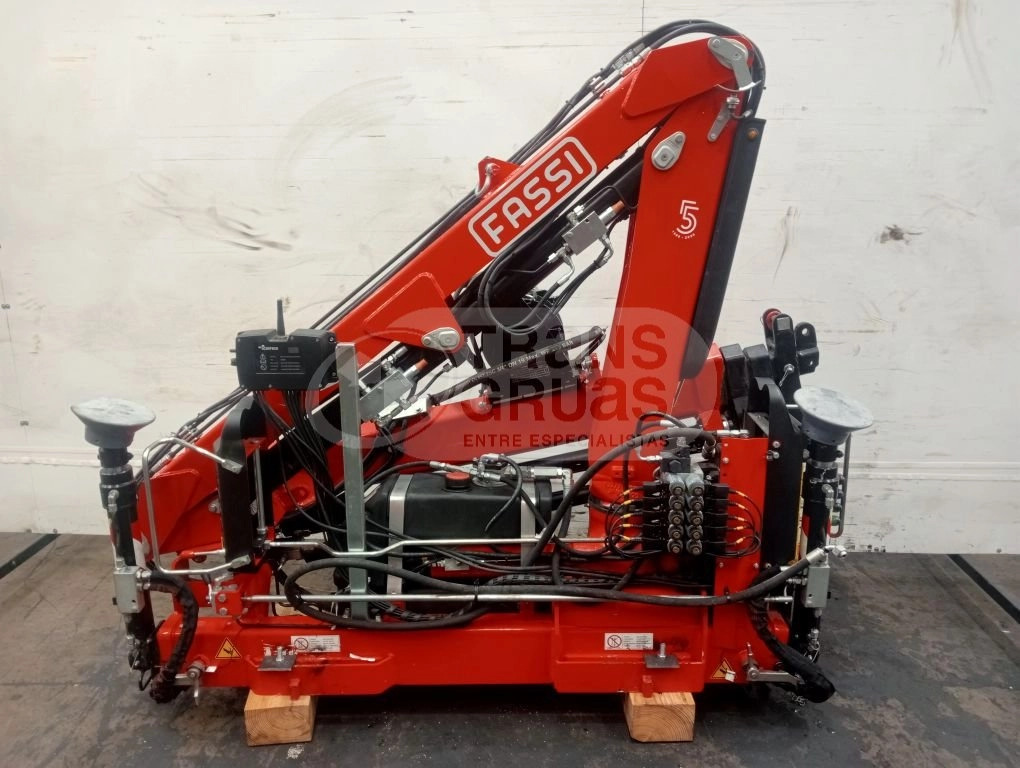 Grúa Fassi F26A.0.23 active - Rakodódaru - Teherautó: 3 kép. Grúa Fassi F26A.0.23 active - Rakodódaru - Teherautó: 3 kép.