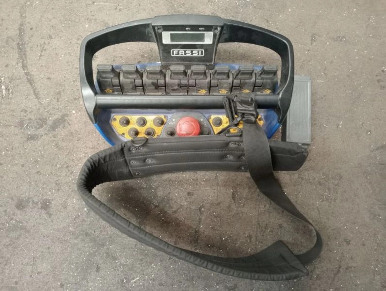 Grúa Fassi F800BXP.28 - Rakodódaru - Teherautó: 3 kép. Grúa Fassi F800BXP.28 - Rakodódaru - Teherautó: 3 kép.