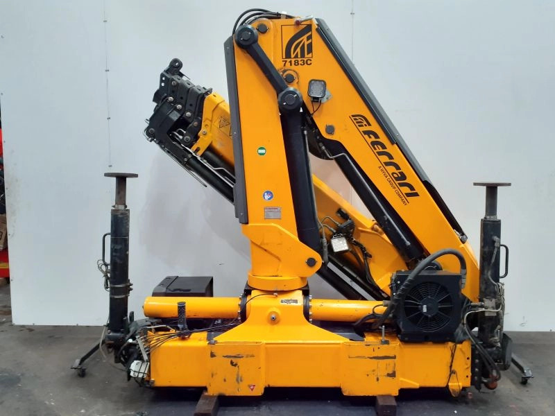 Grúa Ferrari F718 3C A5 - Rakodódaru - Teherautó: 3 kép. Grúa Ferrari F718 3C A5 - Rakodódaru - Teherautó: 3 kép.