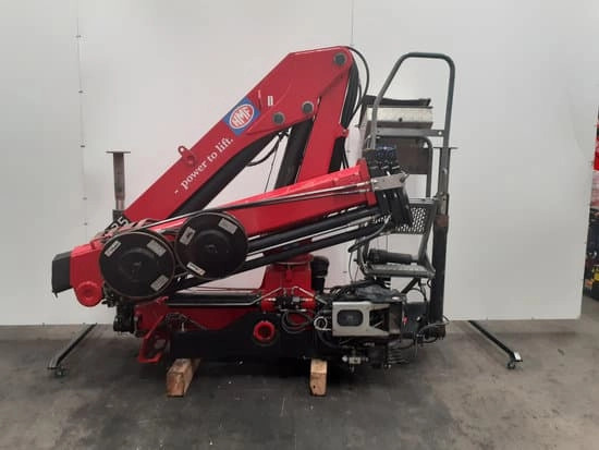 Grúa HMF 835 K3 - Rakodódaru - Teherautó: 2 kép. Grúa HMF 835 K3 - Rakodódaru - Teherautó: 2 kép.