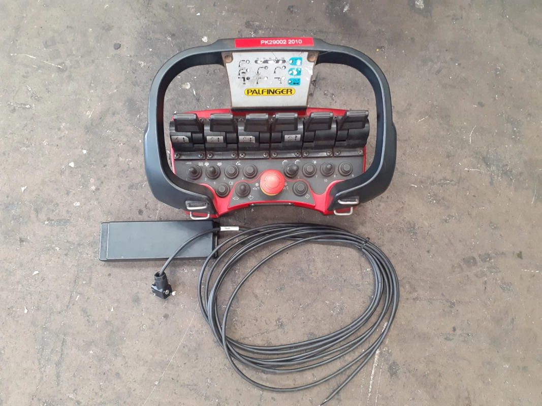 Grúa Palfinger PK 29002 - Rakodódaru - Teherautó: 2 kép. Grúa Palfinger PK 29002 - Rakodódaru - Teherautó: 2 kép.