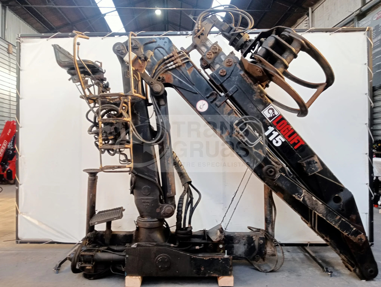 Grúa forestal F115 ZT 93A - Rakodódaru: 2 kép. Grúa forestal F115 ZT 93A - Rakodódaru: 2 kép.