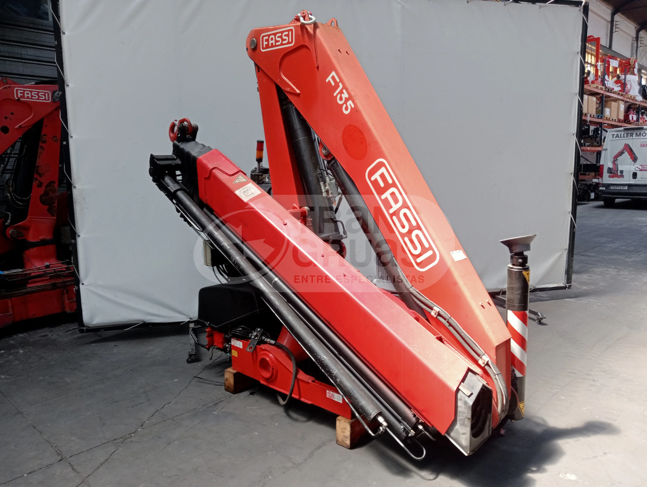 Grúa hidráulica Fassi F135A.0.25 E-ACTIVE - Rakodódaru: 4 kép. Grúa hidráulica Fassi F135A.0.25 E-ACTIVE - Rakodódaru: 4 kép.