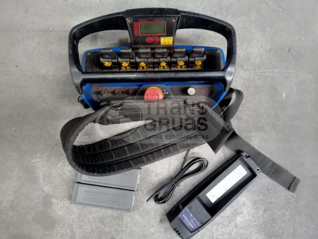 Grúa hidráulica Fassi F245A.2.26 E DYNAMIC - Rakodódaru: 3 kép. Grúa hidráulica Fassi F245A.2.26 E DYNAMIC - Rakodódaru: 3 kép.