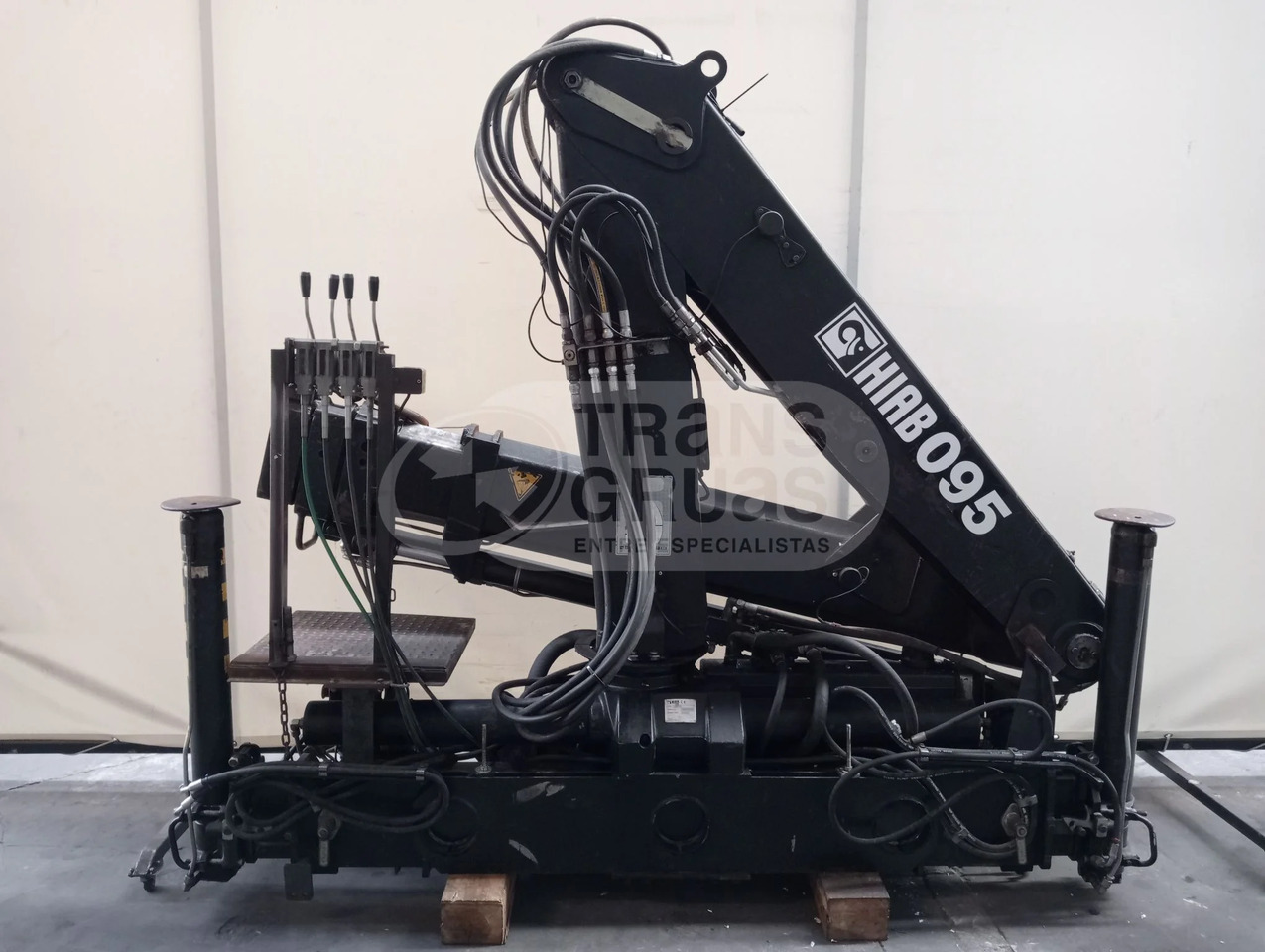 Grúa hidráulica Hiab 095-3 - Rakodódaru: 4 kép. Grúa hidráulica Hiab 095-3 - Rakodódaru: 4 kép.