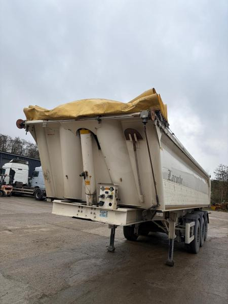 Benalu - Félpótkocsi billenőplatós: 2 kép. Benalu - Félpótkocsi billenőplatós: 2 kép.