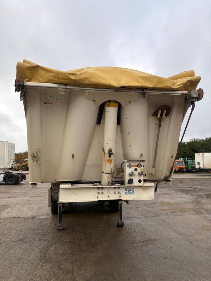 Benalu - Félpótkocsi billenőplatós: 3 kép. Benalu - Félpótkocsi billenőplatós: 3 kép.