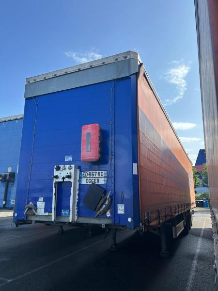 Fliegl - Ponyvás félpótkocsi: 1 kép. Fliegl - Ponyvás félpótkocsi: 1 kép.