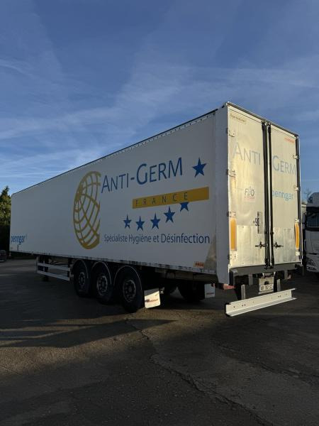 Fruehauf - Félpótkocsi dobozos: 3 kép. Fruehauf - Félpótkocsi dobozos: 3 kép.