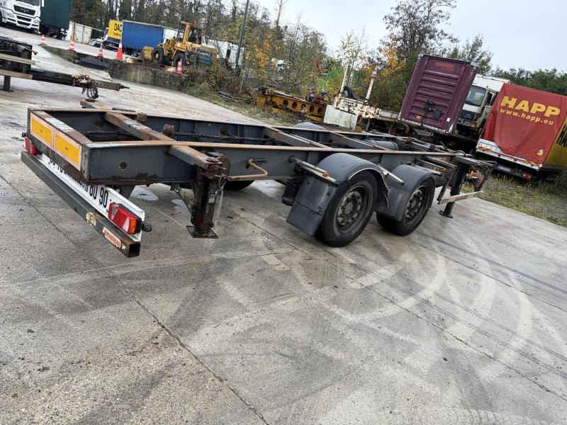 Fruehauf - Pótkocsi cserefelépítményes: 3 kép. Fruehauf - Pótkocsi cserefelépítményes: 3 kép.