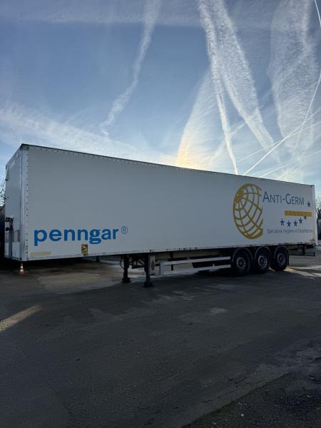 Fruehauf - Félpótkocsi dobozos: 4 kép. Fruehauf - Félpótkocsi dobozos: 4 kép.