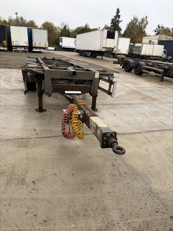 Fruehauf - Pótkocsi cserefelépítményes: 5 kép. Fruehauf - Pótkocsi cserefelépítményes: 5 kép.