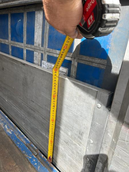 Fruehauf - Ponyvás félpótkocsi: 5 kép. Fruehauf - Ponyvás félpótkocsi: 5 kép.