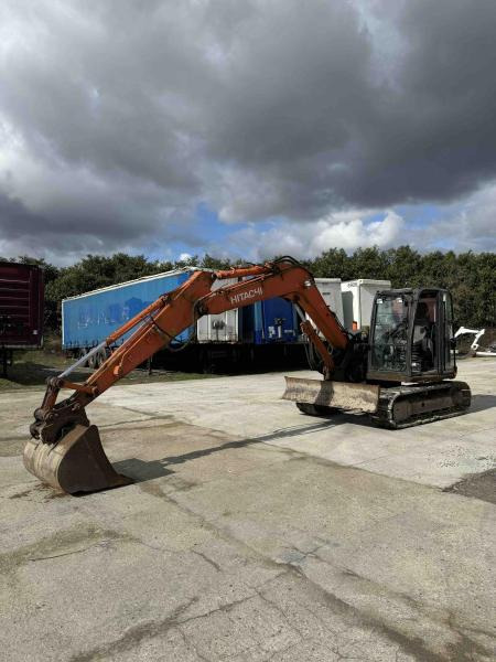 Hitachi ZX85USB-5A - Lánctalpas kotró: 5 kép. Hitachi ZX85USB-5A - Lánctalpas kotró: 5 kép.