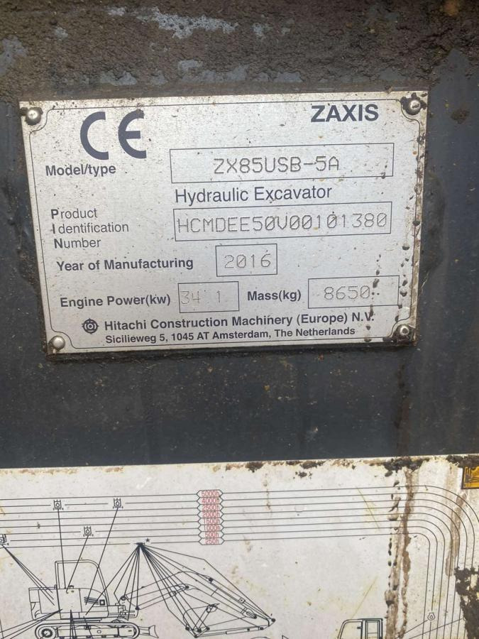 Hitachi ZX85USB-5A - Lánctalpas kotró: 4 kép. Hitachi ZX85USB-5A - Lánctalpas kotró: 4 kép.