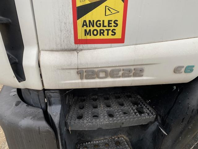 Iveco Eurocargo 120E22 - Dobozos felépítményű teherautó: 4 kép. Iveco Eurocargo 120E22 - Dobozos felépítményű teherautó: 4 kép.