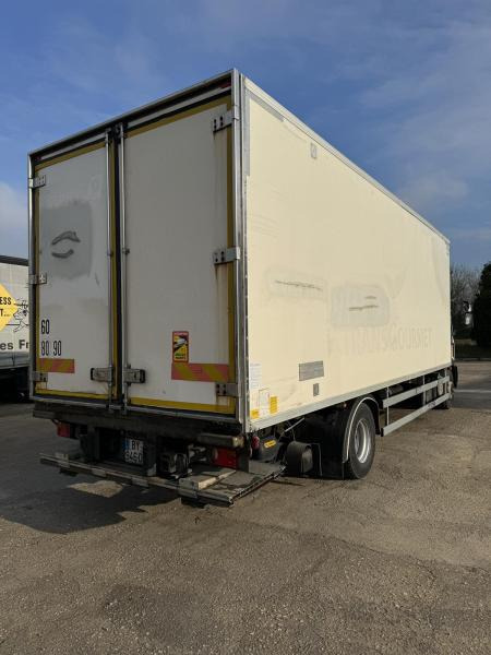 Iveco Eurocargo 160E18 - Hűtős teherautó: 4 kép. Iveco Eurocargo 160E18 - Hűtős teherautó: 4 kép.