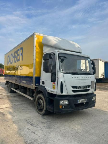 Iveco Eurocargo 160E18 - Dobozos felépítményű teherautó: 1 kép. Iveco Eurocargo 160E18 - Dobozos felépítményű teherautó: 1 kép.