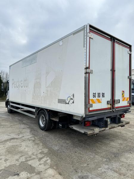 Iveco Eurocargo 160E30 - Hűtős teherautó: 5 kép. Iveco Eurocargo 160E30 - Hűtős teherautó: 5 kép.
