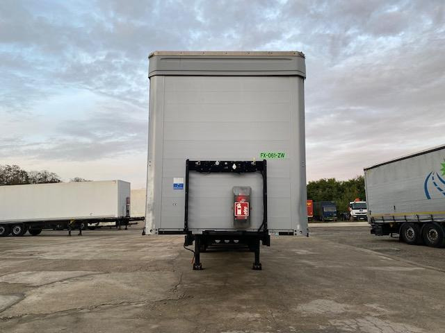 Kögel - Ponyvás félpótkocsi: 2 kép. Kögel - Ponyvás félpótkocsi: 2 kép.