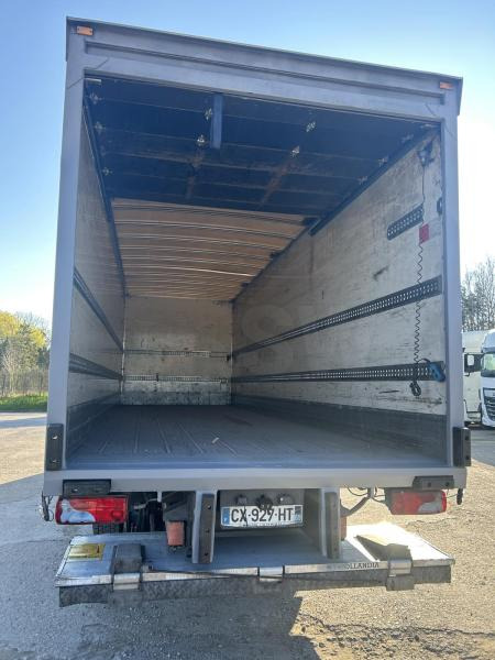 MAN TGM 18.250 - Dobozos felépítményű teherautó: 4 kép. MAN TGM 18.250 - Dobozos felépítményű teherautó: 4 kép.